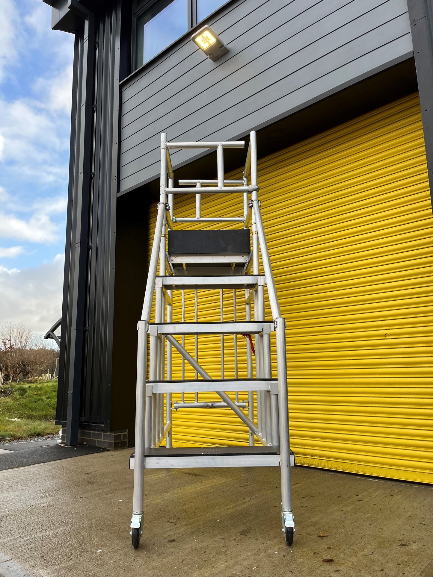 Podium Step Tower – IAE Hire